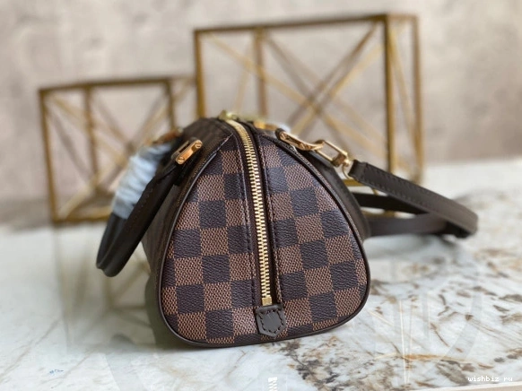 WIS VINTAGE VUITTON BAG LOUIS 1111